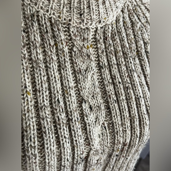 Vintage Pacific Club marled oatmeal cable knit sweater - Picture 4 of 7
